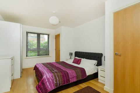 2 bedroom flat to rent, Stratheden Road, Blackheath, London, SE3