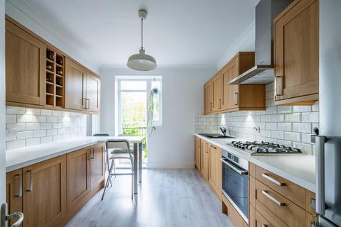 4 bedroom flat to rent, Salisbury Road, Harringay, London, N4