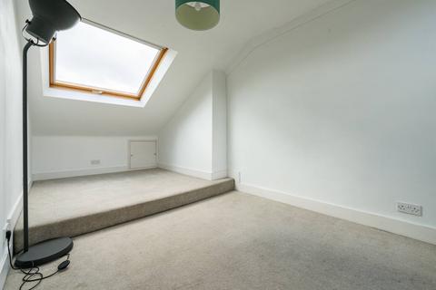 4 bedroom flat to rent, Salisbury Road, Harringay, London, N4