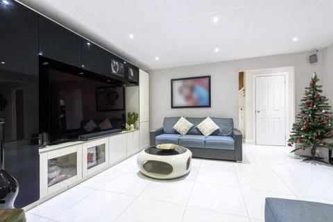 5 bedroom detached house to rent, Northway, Wokingham, Berkshire, RG41