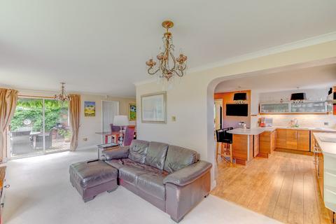 30 Compton Close, Redditch, B98 7NL