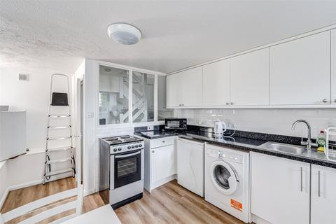 1 bedroom flat for sale, Shelley Road, Worthing, West Sussex, BN11
