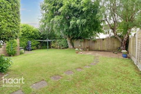 16 Dowding Road, Biggin Hill, Westerham, TN16 3BG