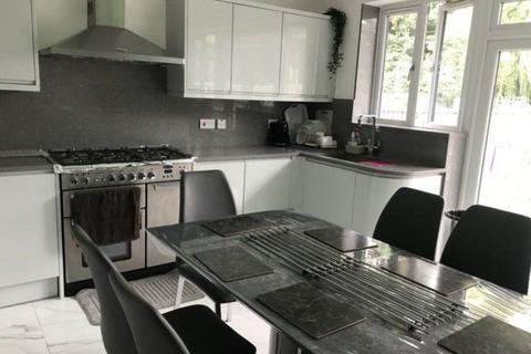 1 bedroom in a house share to rent, Thornton Heath CR7