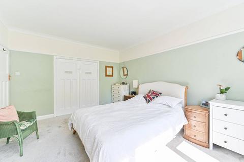 2 bedroom maisonette to rent, Woodleigh Gardens, Streatham Hill, London, SW16