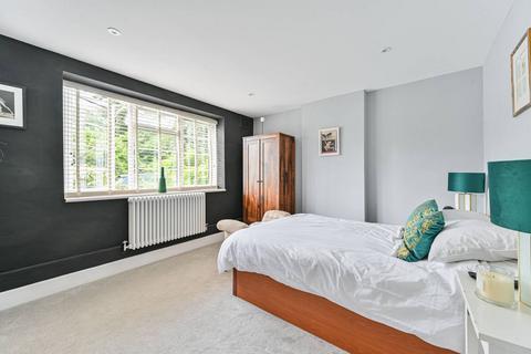 2 bedroom flat to rent, Leigham Court Road, Streatham Common, London, SW16
