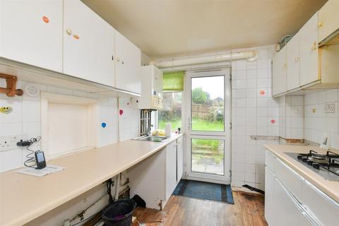 16 Admers Wood, Vigo, Gravesend, DA13 0SP