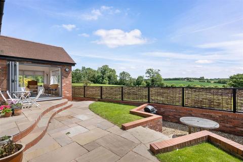 3 bedroom detached house for sale, Chatley, Droitwich