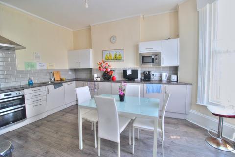 1 bedroom apartment to rent, Eastbourne BN21