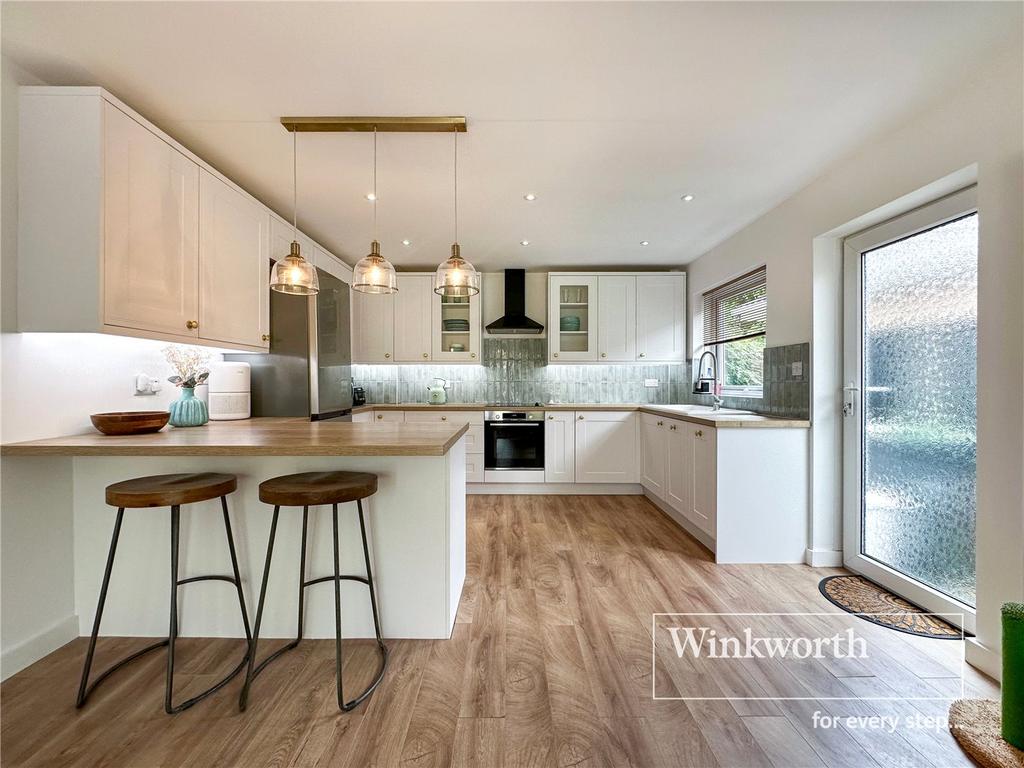 Woolslope Road, Ferndown BH22 3 bed bungalow for sale £425,000