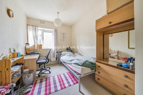 Flat 7, Oliver House Wyvil Road, London, SW8 2SX