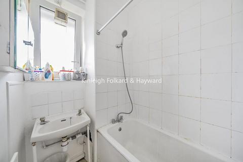 Flat 7, Oliver House Wyvil Road, London, SW8 2SX