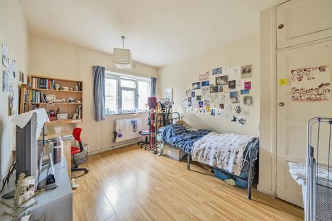 Flat 7, Oliver House Wyvil Road, London, SW8 2SX