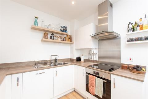 1 bedroom flat for sale, Brumwell Avenue, London