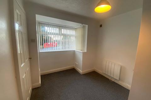 2 bedroom flat to rent, Kingsleigh Road, Heaton Mersey, Stockport, SK4