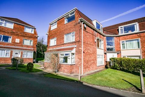 2 bedroom flat to rent, Kingsleigh Road, Stockport, Greater Manchester, SK4