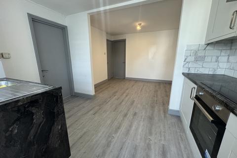 2 bedroom flat to rent, Morden SM4