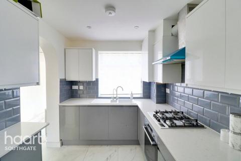 3 bedroom semi-detached house for sale, Oakleigh Road North, London