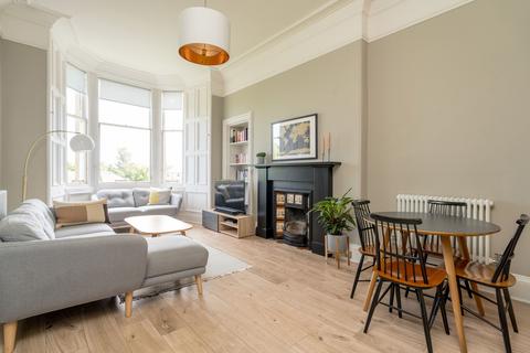 2 bedroom flat for sale, 128 (2F3) Brunton Gardens, Montgomery Street, Hillside, Edinburgh, EH7 5ET