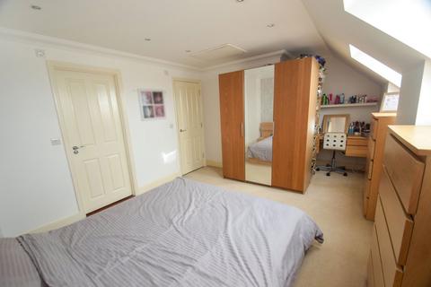 4 bedroom end of terrace house for sale, Russett Farm, Rainham, Gillingham, ME8