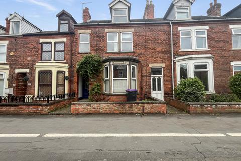 5 bedroom terraced house for sale, Harlaxton Road, Grantham, NG31 7AG