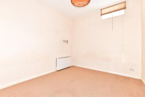 2 bedroom ground floor flat for sale, Southdowns Park, Haywards Heath, West Sussex