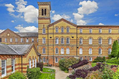 2 bedroom ground floor flat for sale, Southdowns Park, Haywards Heath, West Sussex