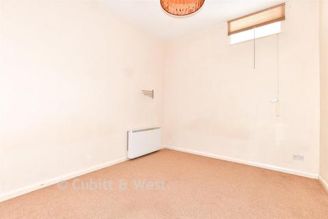 2 bedroom ground floor flat for sale, Southdowns Park, Haywards Heath, West Sussex