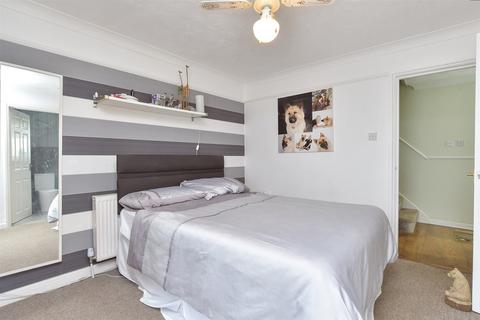10 Clayfields, Peacehaven, BN10 7PB