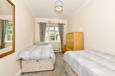 4 Babs Oak Hill, Sturry, Canterbury, CT2 0JR
