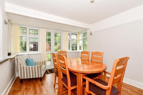 4 Babs Oak Hill, Sturry, Canterbury, CT2 0JR