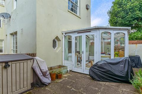 1 bedroom ground floor flat for sale, Hanover Crescent, Brighton, East Sussex