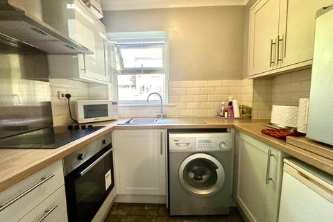 Studio for sale, Chapel Close, Grays, Essex, RM20