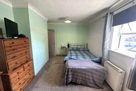 14 Chapel Close, Grays, RM20 3JG