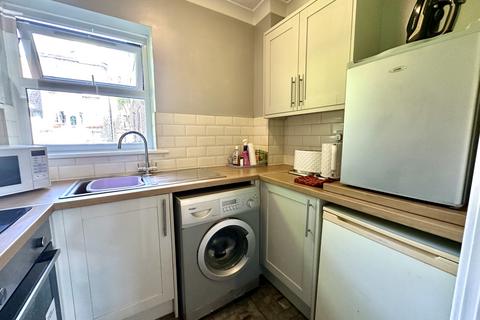 14 Chapel Close, Grays, RM20 3JG