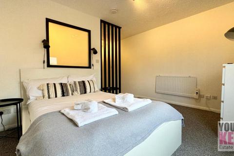 1 bedroom flat for sale, Eastcliffe Heights, Radnor Bridge, Folkestone, Kent CT20