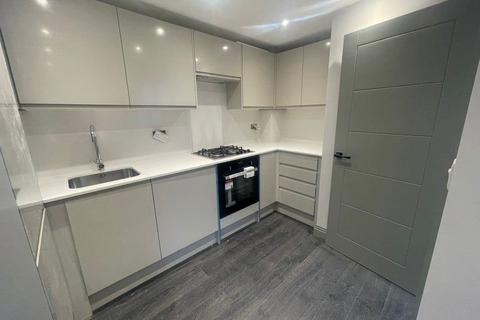 3 bedroom detached house to rent, London SE4