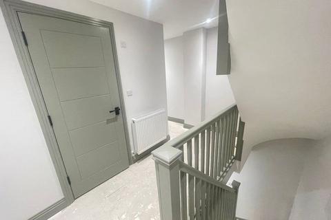 3 bedroom detached house to rent, London SE4