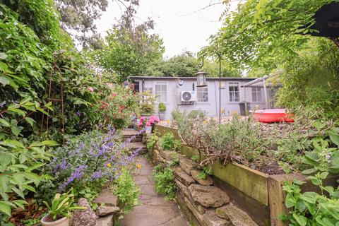 2 bedroom cottage for sale, Platt Street, Glossop SK13