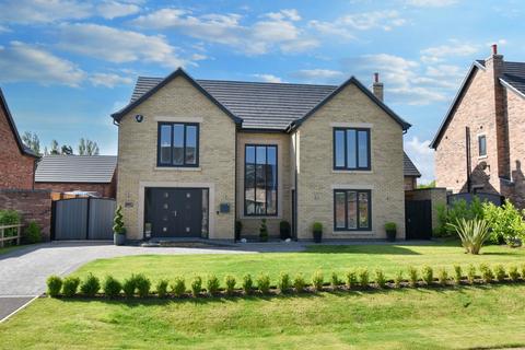 4 bedroom detached house for sale, Kenwick View, Louth LN11 8GN