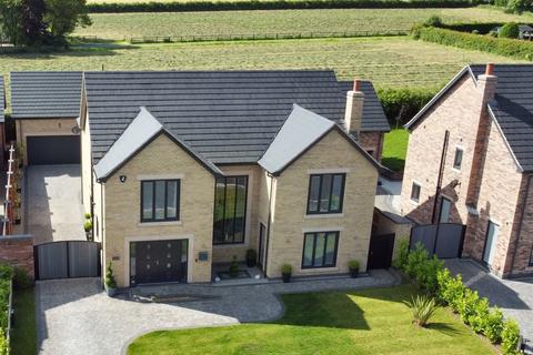 4 bedroom detached house for sale, Kenwick View, Louth LN11 8GN