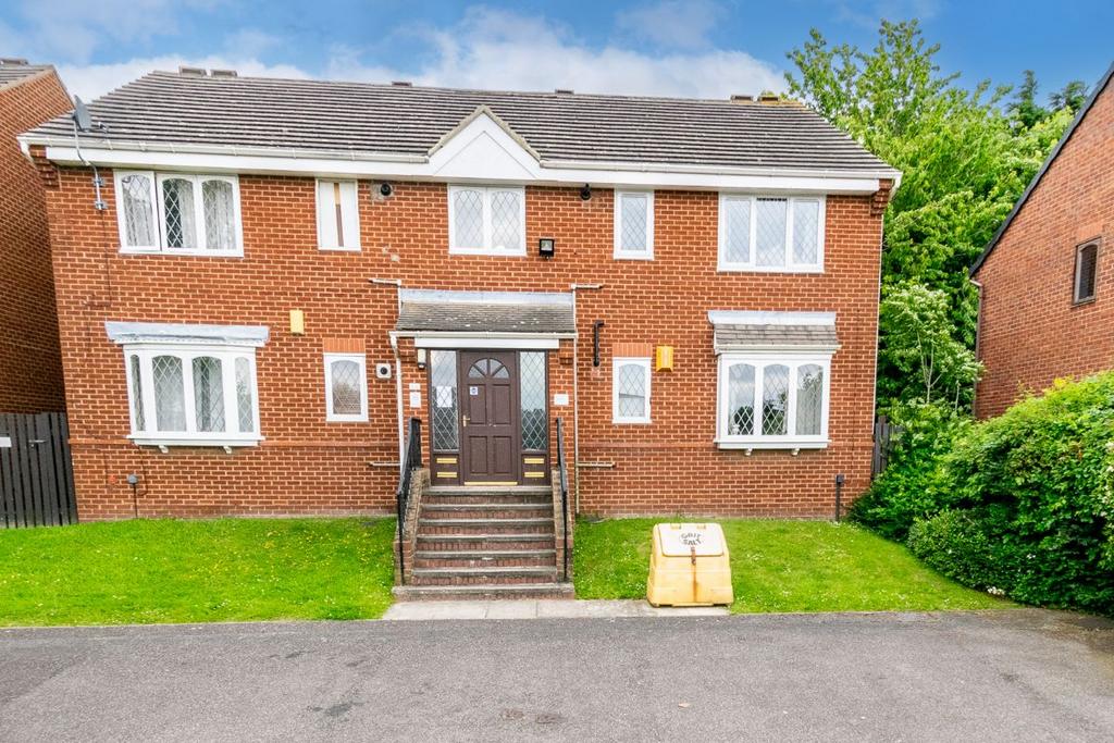 Thirlmere Close, Leeds 2 bed apartment for sale £109,995