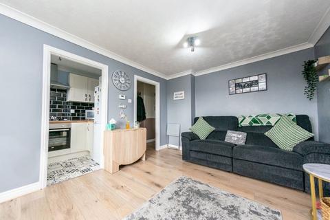18 Thirlmere Close, Leeds, LS11 8JH