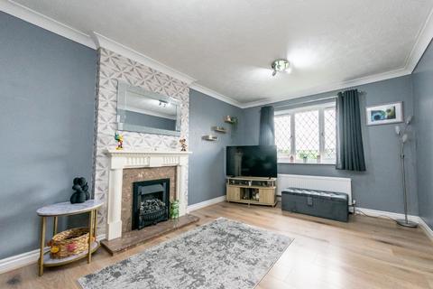18 Thirlmere Close, Leeds, LS11 8JH