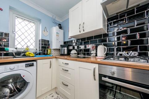 18 Thirlmere Close, Leeds, LS11 8JH