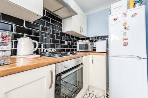 18 Thirlmere Close, Leeds, LS11 8JH