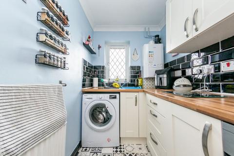 18 Thirlmere Close, Leeds, LS11 8JH