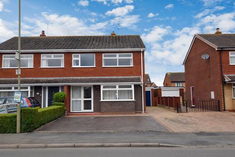 3 bedroom semi-detached house for sale, Farcroft Drive, Market Drayton