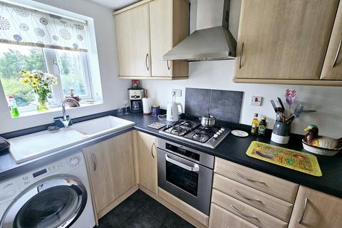 2 bedroom end of terrace house for sale, Ford Drive, Brackley