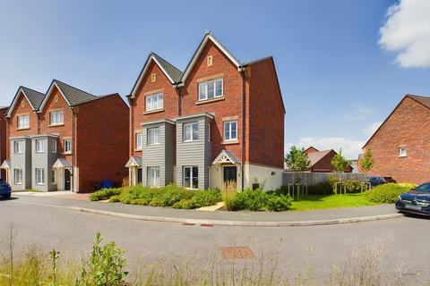 4 bedroom semi-detached house for sale, Abbot Road, Burton-on-Trent